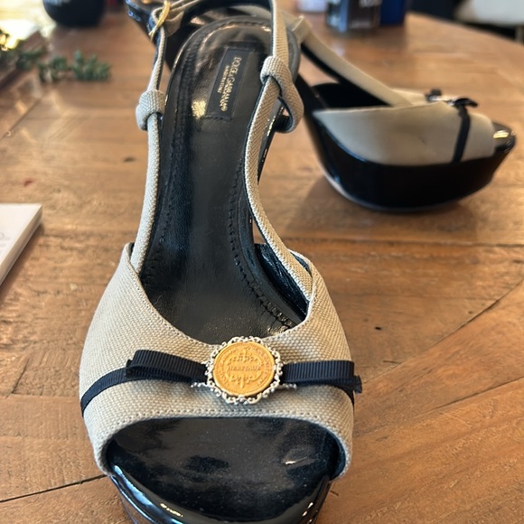 Incredible NWOT Dolce & Gabbana platforms (size 40) - Picture 2 of 4